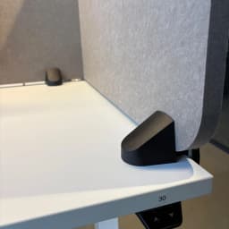 Desk Divider Close-up bureauklem