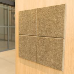 EASYfelt | PET-vilt | Akoestische wandbekleding | Zelfklevend | Stick Square showroom