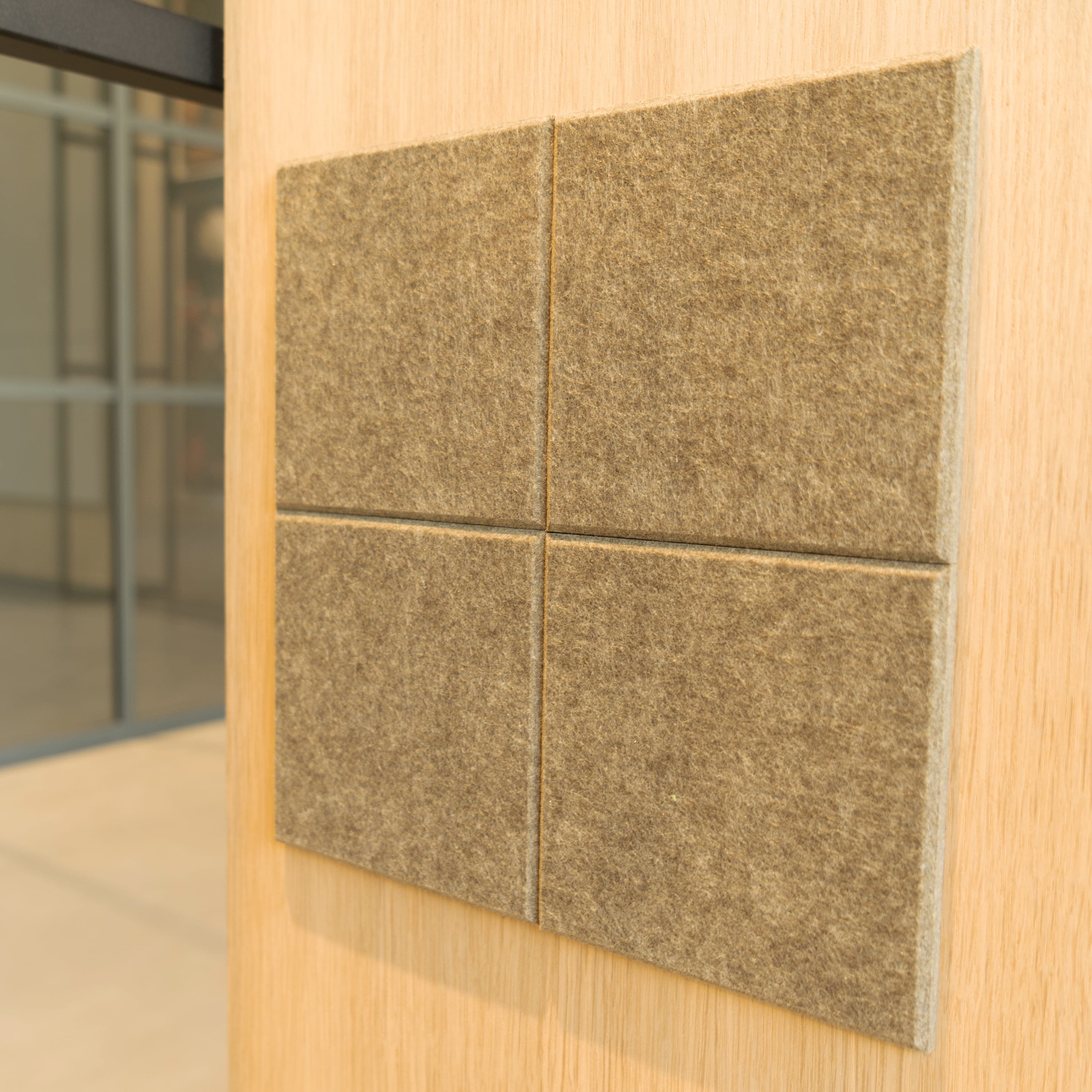 EASYfelt | PET-vilt | Akoestische wandbekleding | Zelfklevend | Stick Square showroom